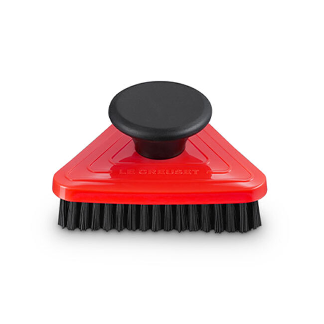 Le Creuset Triangle Nylon Grill Pan Brush | Cerise Red