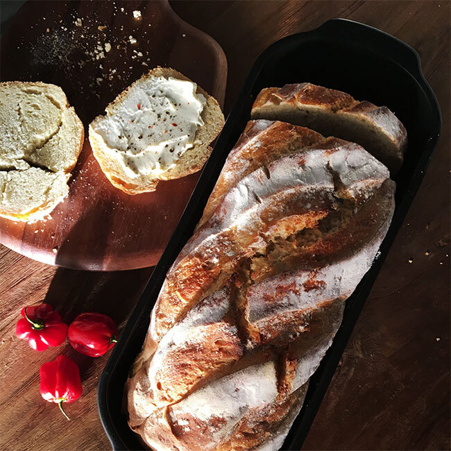 Emile Henry Pullman/Long Loaf Bread Baker - Charcoal