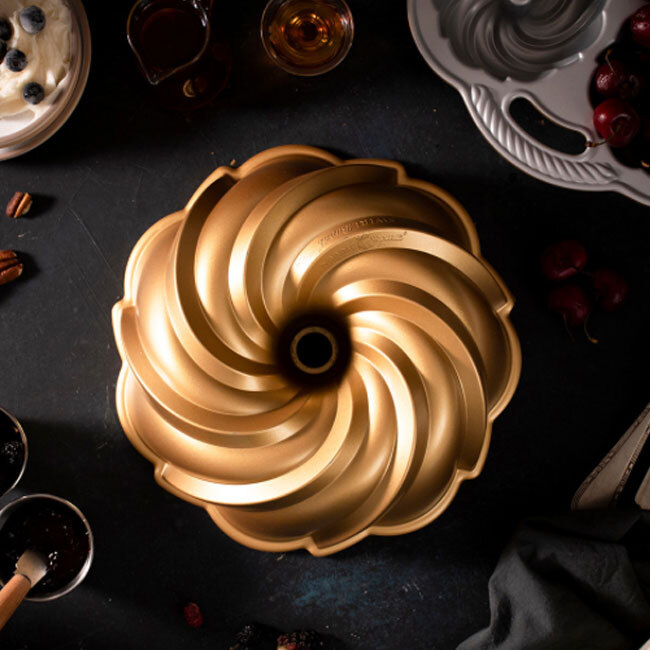 Nordic Ware Swirl Bundt® Pan | Gold