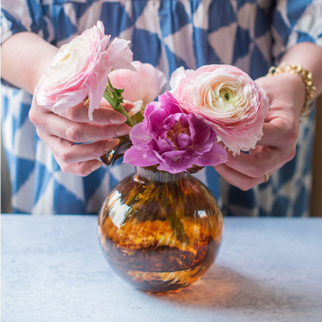 Vietri Hibiscus Glass Tortoiseshell Bud Vase | Brown in use