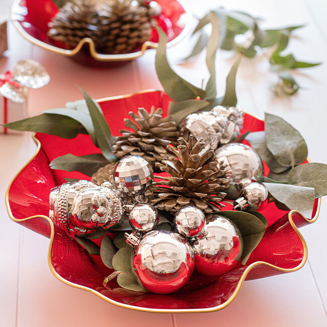 Vietri Holiday Glass Medium Ruffled Bowl