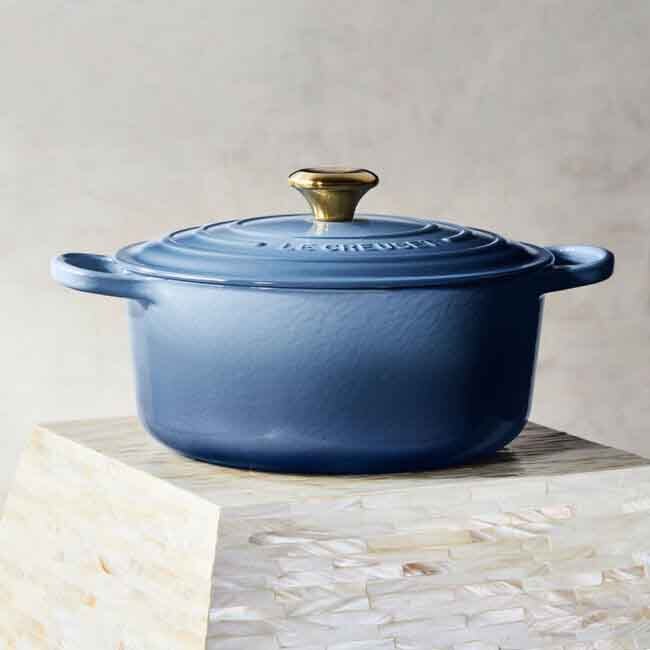 Le Creuset Signature 9-qt Round Dutch Oven with Stainless Steel Knob, Sea  Salt