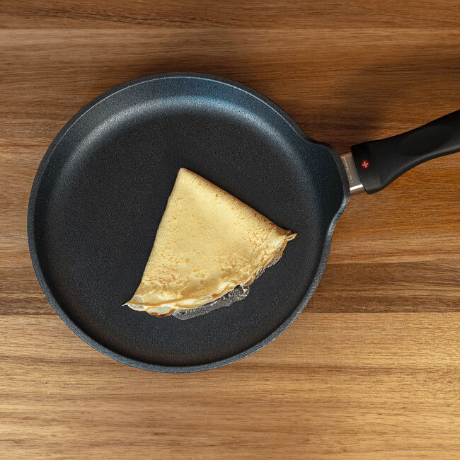 Swiss Diamond XD Nonstick Crepe Pan | 10.25